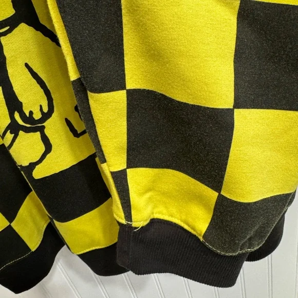 Peanuts Yellow and Black Hybrid Apparel - Picture 4 of 8
